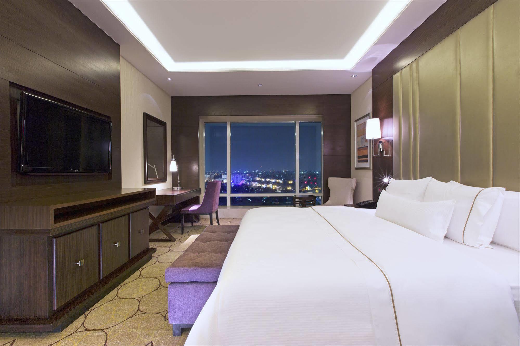 The Westin Chennai Velachery Extérieur photo